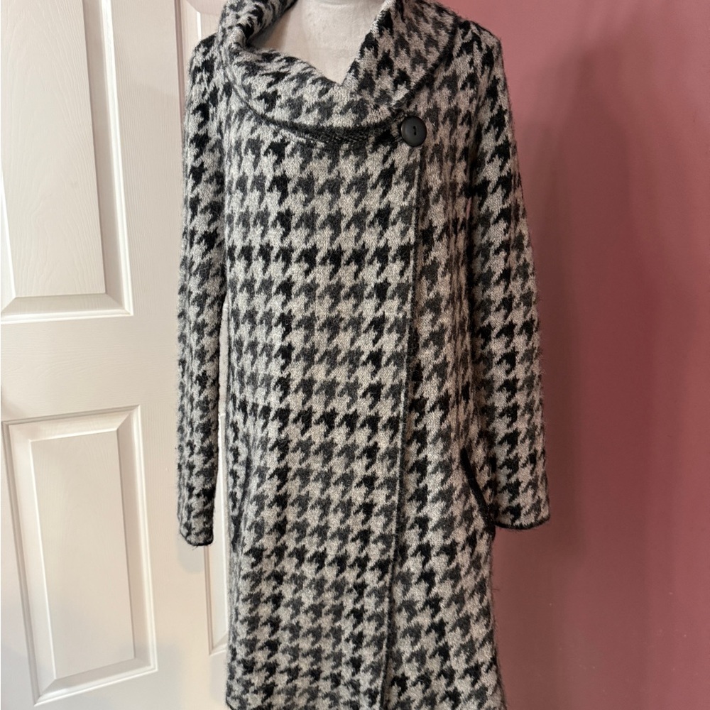 Tahari Houndstooth Sweater “Coat”